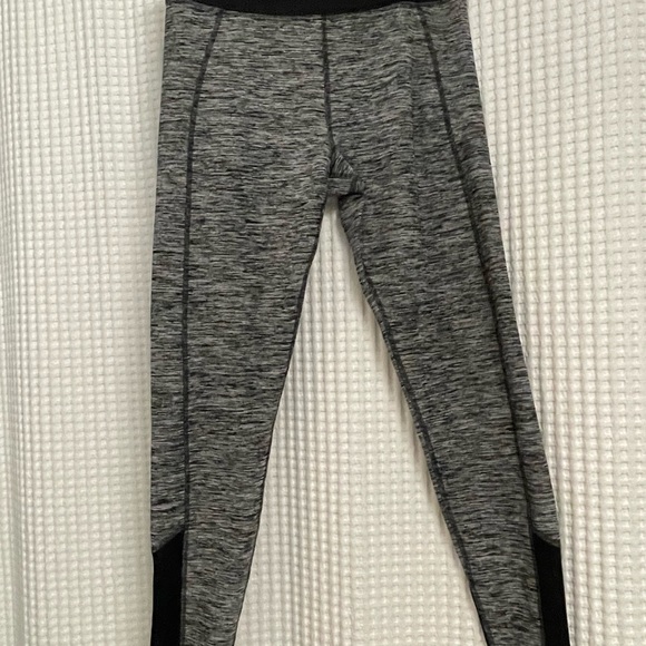 Abercrombie & Fitch Leggings - Picture 2 of 4